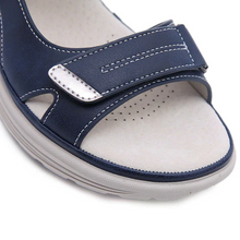 Load image into Gallery viewer, Women's orthopaedic sandals – adjustable straps for optimal comfort
