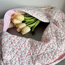 Load image into Gallery viewer, Peony Floral Travel Duffel