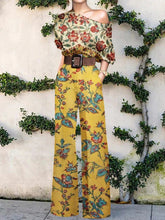 Load image into Gallery viewer, Elegant and modern women's overall, ideal for spring