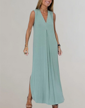 Load image into Gallery viewer, Slimming dress with V-neck