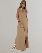Load image into Gallery viewer, Slimming dress with V-neck