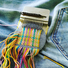 Load image into Gallery viewer, Darning Mini Loom Machine