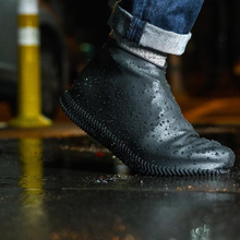 Load image into Gallery viewer, Ultra-Durable Silicovers Non-Slip Shoe Covers: Keep Your Shoes Clean & Dry