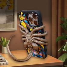 Load image into Gallery viewer, Horrible Facehugger Phone Holder