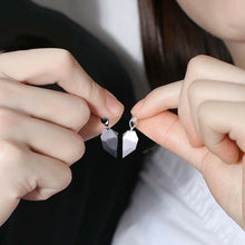 Load image into Gallery viewer, Valentine's Magnetic Heart Couple's Necklace And Bracelet Gift Set
