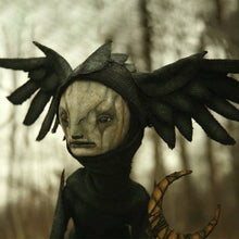 Load image into Gallery viewer, The Dark and Bizarre Art – Creepy Witch Sculptures(Halloween Decoration)
