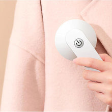 Load image into Gallery viewer, Rechargeable Anti Pilling Razor
