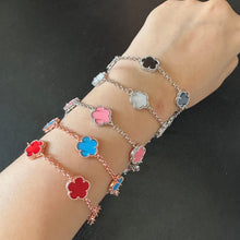 Load image into Gallery viewer, Vintage Clover Flower Pendant Gold Chain Bracelet
