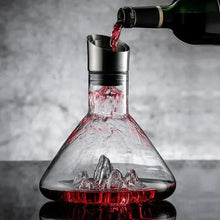 Load image into Gallery viewer, 1500ml Wine Decanter with Aerator
