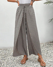 Load image into Gallery viewer, Women's Trousers With Geometric Print
