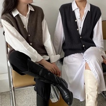 Load image into Gallery viewer, Casual knitted waistcoat with button placket
