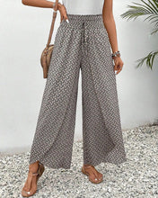 Load image into Gallery viewer, Women's Trousers With Geometric Print
