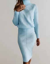 Load image into Gallery viewer, Two-Piece Suit With Narrow Skirt
