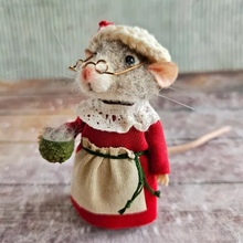 Load image into Gallery viewer, Handmade Cute Needle Felted Mouse DIY Craft Kit
