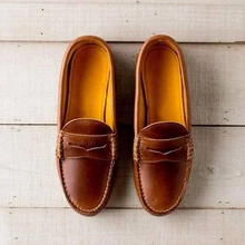 Load image into Gallery viewer, Women Vintage Slip On Loafers Low Heel PU Leather Loafers
