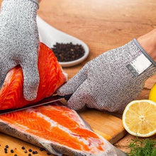 Load image into Gallery viewer, Chef's Stainless Steel Anti-Cut Safety Gloves
